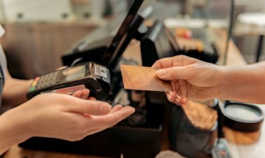 Павлодарлық кәсіпкер карта төлемдеріне үстеме ақы қосқаны үшін айыппұл арқалады