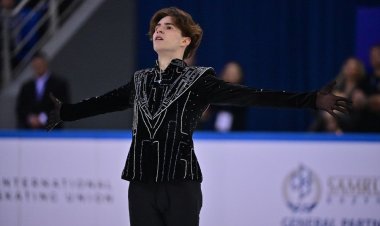 Қазақстандық мәнерлеп сырғанаушы АҚШ-та күміс жеңді