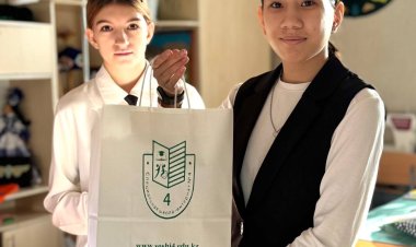 Павлодарские школьники сшили подарки для малышей