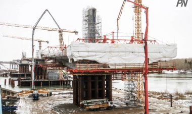 При строительстве моста через Иртыш выполнили более половины работ