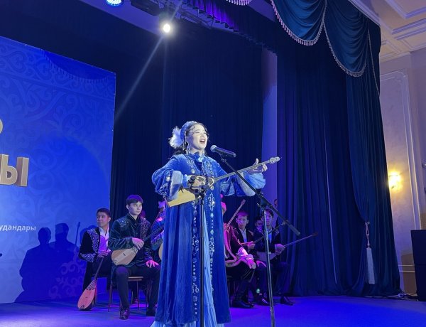 Павлодарда ауыл өнерпаздары көне аспапта ойнады