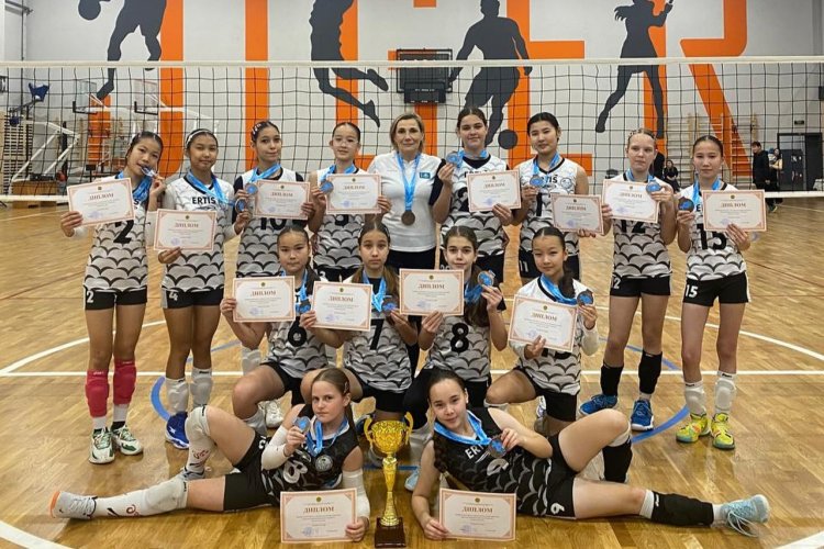 Павлодардың бала волейболшылары кенді өлкеден жүлделі оралды