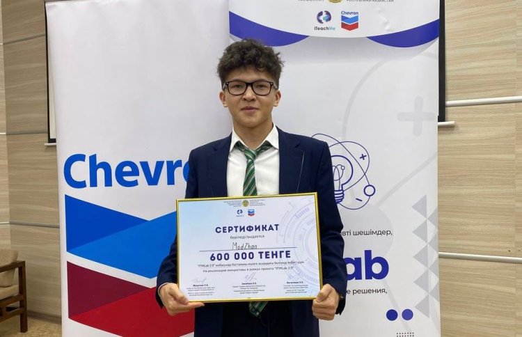 Павлодарлық оқушы көру қабілеті төмен жандарға «ақылды көзілдірік» жасап шығарды