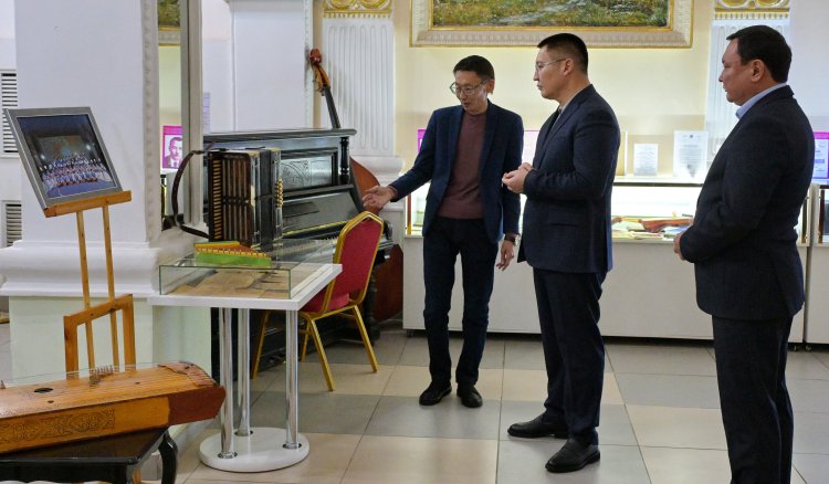 Асаин Байханов посетил павлодарскую филармонию