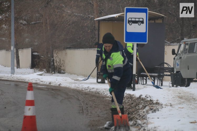 Коммунальщики работают в усиленном режиме в Аксу