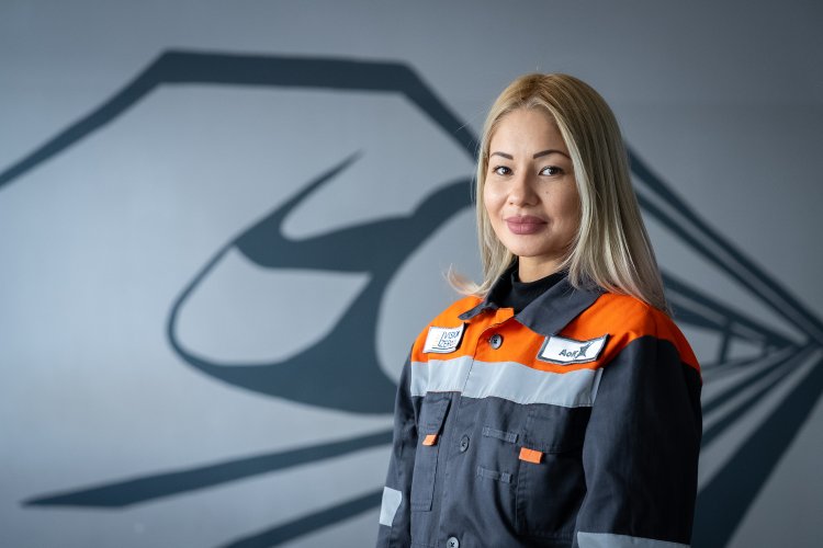 Өз ісінің шебері: Павлодар алюминий зауытының маманы игі дәстүрді жалғастырды