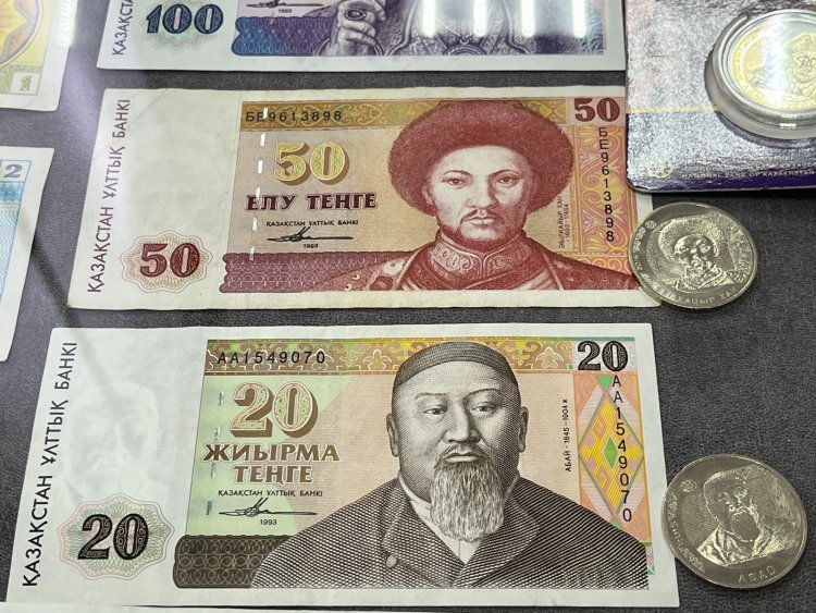 В Павлодаре показали коллекционные монеты, отражающие традиции и культуру Казахстана