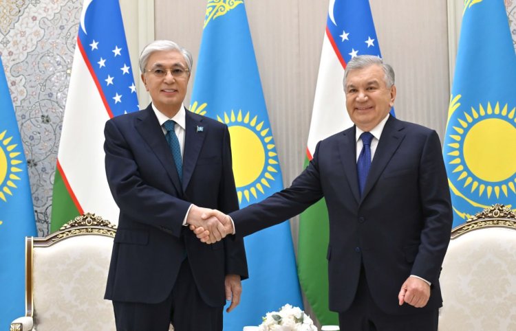 Қазақстан мен Өзбекстан басшылары «Ташкент-Хумо» халықаралық әуежайында әңгімелесті