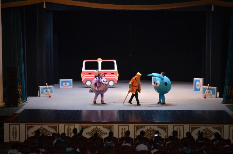 Павлодарда балаларға қауіпсіздік ережелері театр тілінде жеткізілді