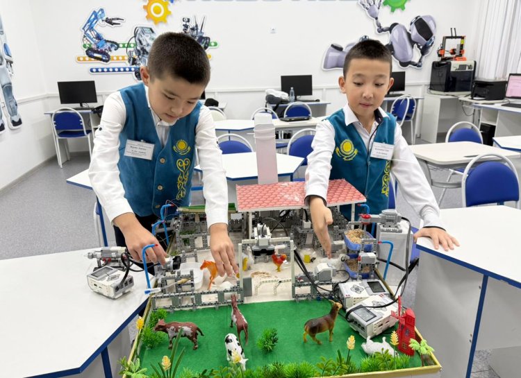 Май ауданының оқушылары ақылды ферма құрастырды