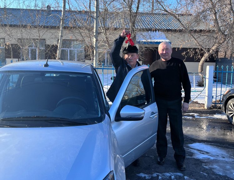 Ертіс ауданында бригадирге жаңа Lada Granta сыйға тартылды