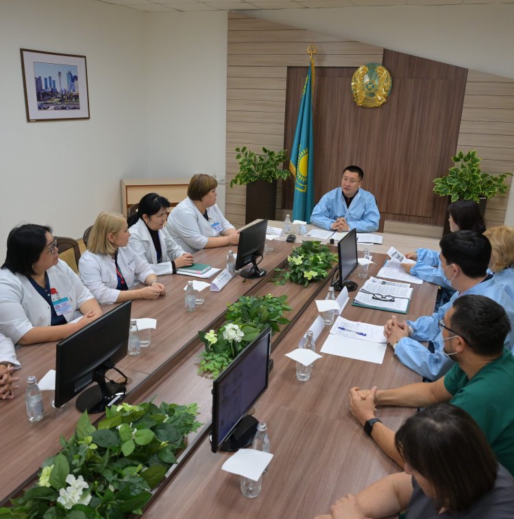 Асаин Байханов посетил Павлодарский областной кардиологический центр