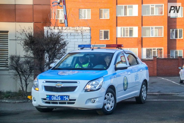 В Павлодаре полицейские  проводят поквартирные обходы