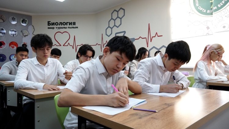 Павлодарлық мектептерде қауіпсіздік туралы бірыңғай мазмұндама жазу акциясы өтті
