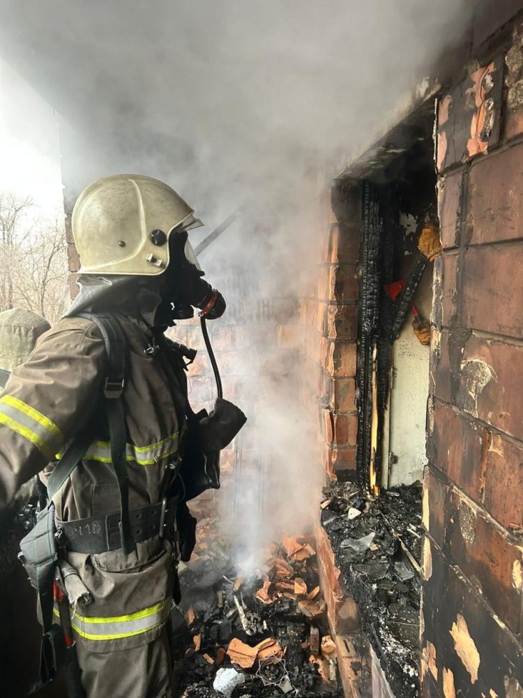 Павлодарлық көпқабатты үйдің балконын өрт шарпыды