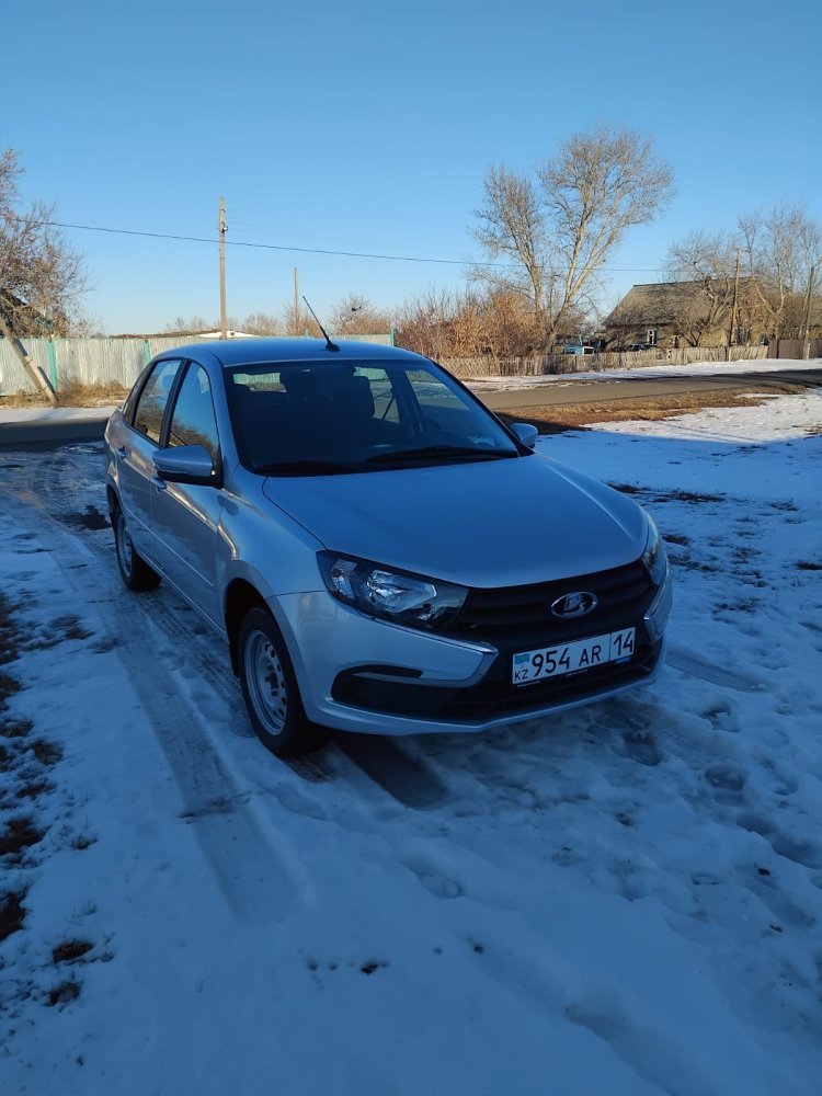 Ертіс ауданының шаруаларына жаңа автокөліктер сыйға берілді