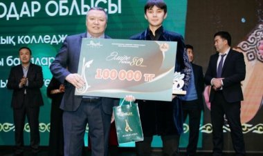 Павлодарлық әнші микрофонсыз-ақ семейліктерді вокалдық өнерімен тамсандырды