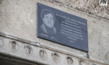 Павлодарда Шыңғысхан рөлін сомдаған актердің құрметіне мемориалдық тақта ашылды