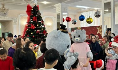 В Павлодаре особенным детям подарили настоящий новогодний праздник