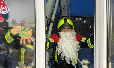 Павлодарлық өрт сөндірушілер бір күнге Аяз атаға айналды