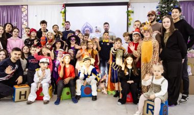 «Ертіс» хоккейшілері балаларға мерекелік көңіл күй сыйлады