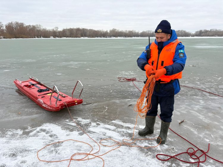 Павлодарский ДЧС отработал спасение провалившихся под лёд
