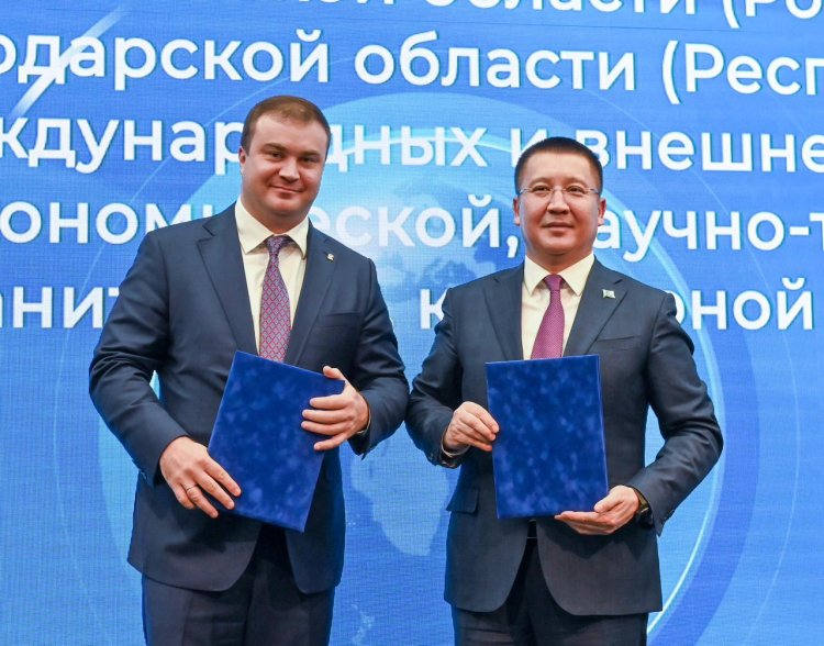 Асаин Байханов подписал в Омске несколько меморандумов о сотрудничестве