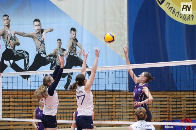 Павлодарские волейболистки уверенно провели игру против Уральска