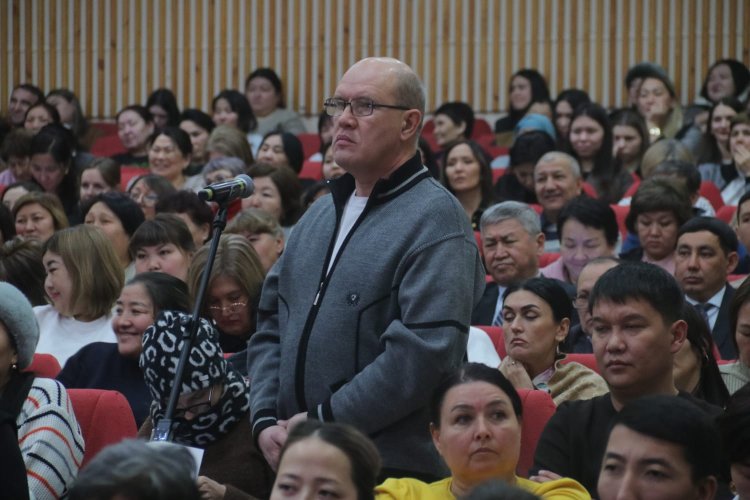 Аким Павлодарской области объяснил, как сдерживаются цены