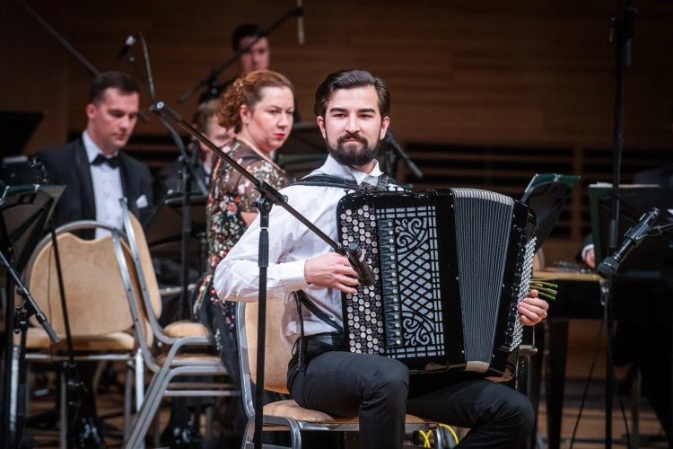 Павлодарлық баяншы Қазақстанға тарихи жеңіс сыйлады