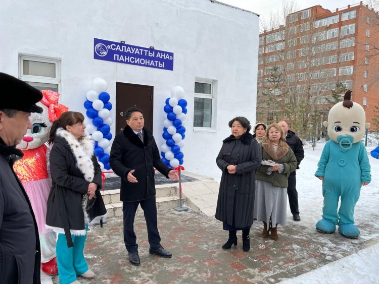 В Павлодаре будущим мамам сделали новогодний подарок