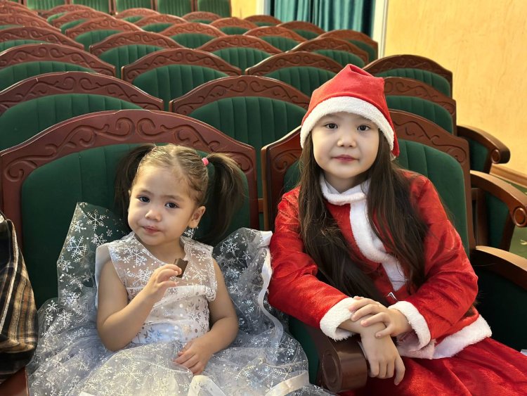 Павлодарда полицей қызметкерлерінің балаларына арналған жаңа жылдық шырша өтті