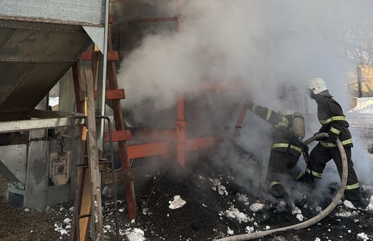 В Павлодаре горела зерносушильная установка