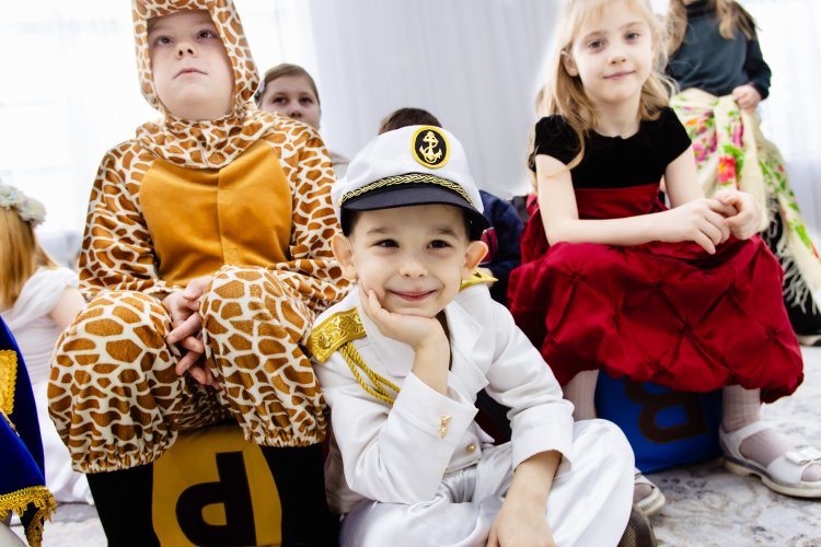 Ертіс өңірінің басты хоккей командасы бүлдіршіндерді қуантты