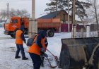 В Павлодаре начали вывозить снег из частного сектора