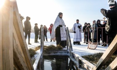 В Павлодаре прошёл чин водоосвящения и начались крещенские купания