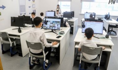 Асаин Байханов поблагодарил строителей школы будущего