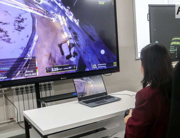 В Павлодаре исполнили мечту молодых людей о полётах