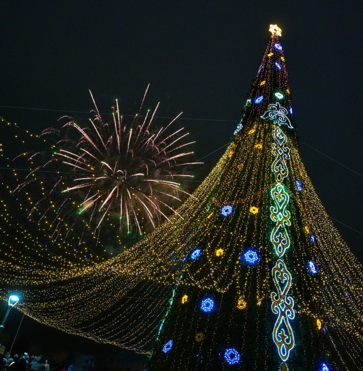 Засолка казы и прямой эфир на коне: чем занимался Асаин Байханов в первые дни года
