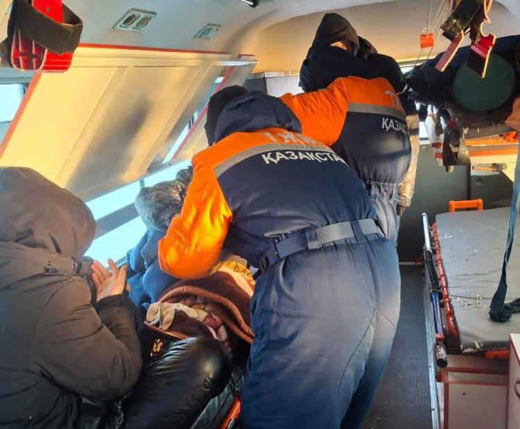 Машина с четырьмя рыбаками ушла под лед в Экибастузе