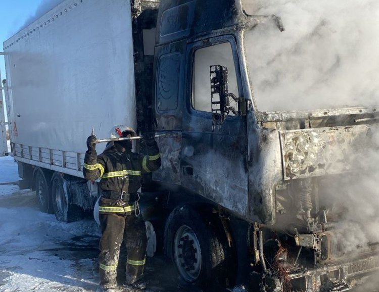 Грузовик с лошадьми едва не сгорел в Павлодарской области