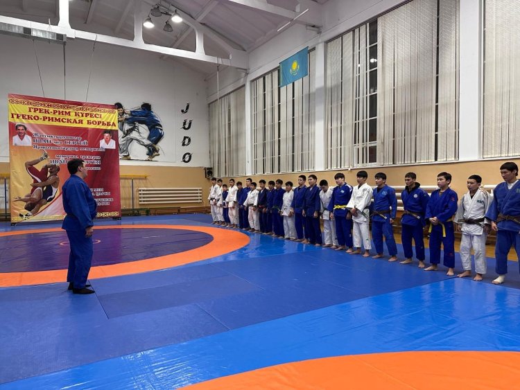 Павлодарским спортсменам рассказали о способах защиты от вымогательства