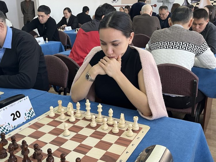 Павлодарских госслужащих пересадили с онлайн на офлайн шахматные доски