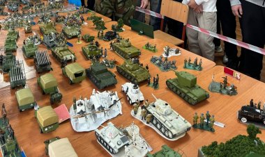 Павлодарские студенты погрузились в историю военной техники в миниатюре