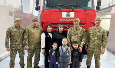 Дошколятам Аккулы показали работу пожарных