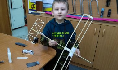Аспанға ғашық балалар: Павлодардағы авиамодельдеу үйірмесінің дара жолы