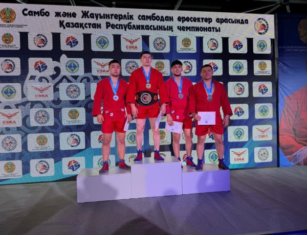 Павлодарлық полицей самбодан боз кілемде алысып, медаль ұтты