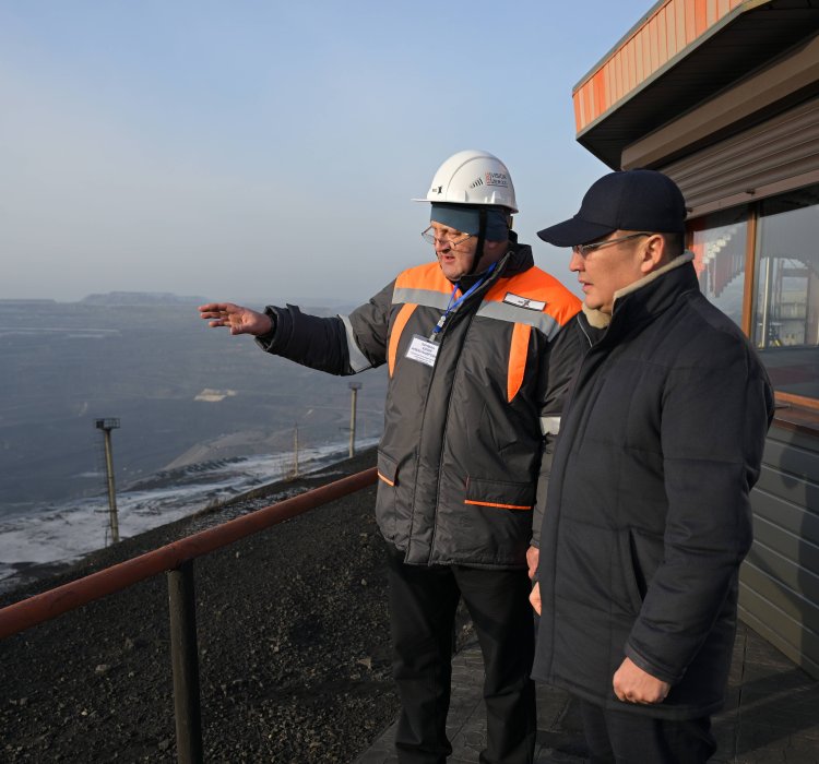 Асайын Байханов Екібастұзда ауаның ластануына қатысты шағымдарды тексерді