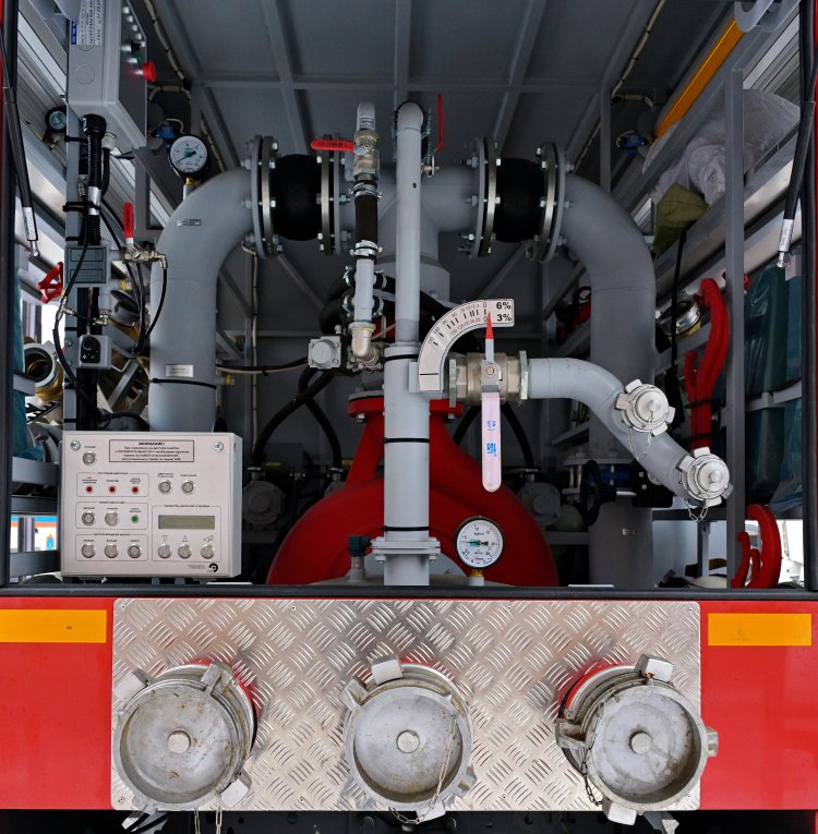 Асаину Байханову показали инновационную разработку ДЧС