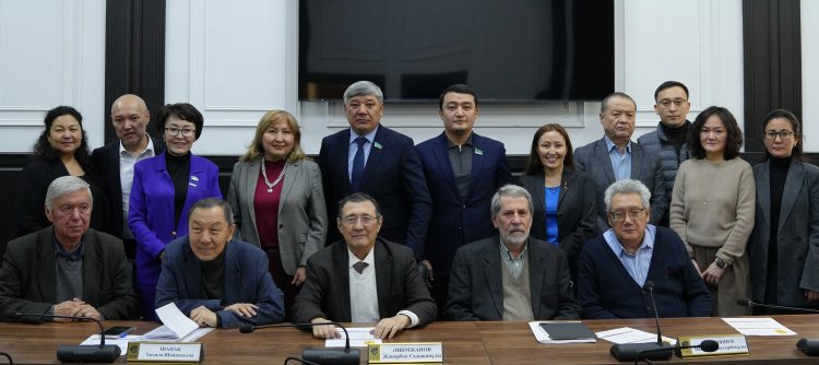 Сарапшылар қауымдастығы Қазақстанның жаңа Конституциясының жобасын қолдады